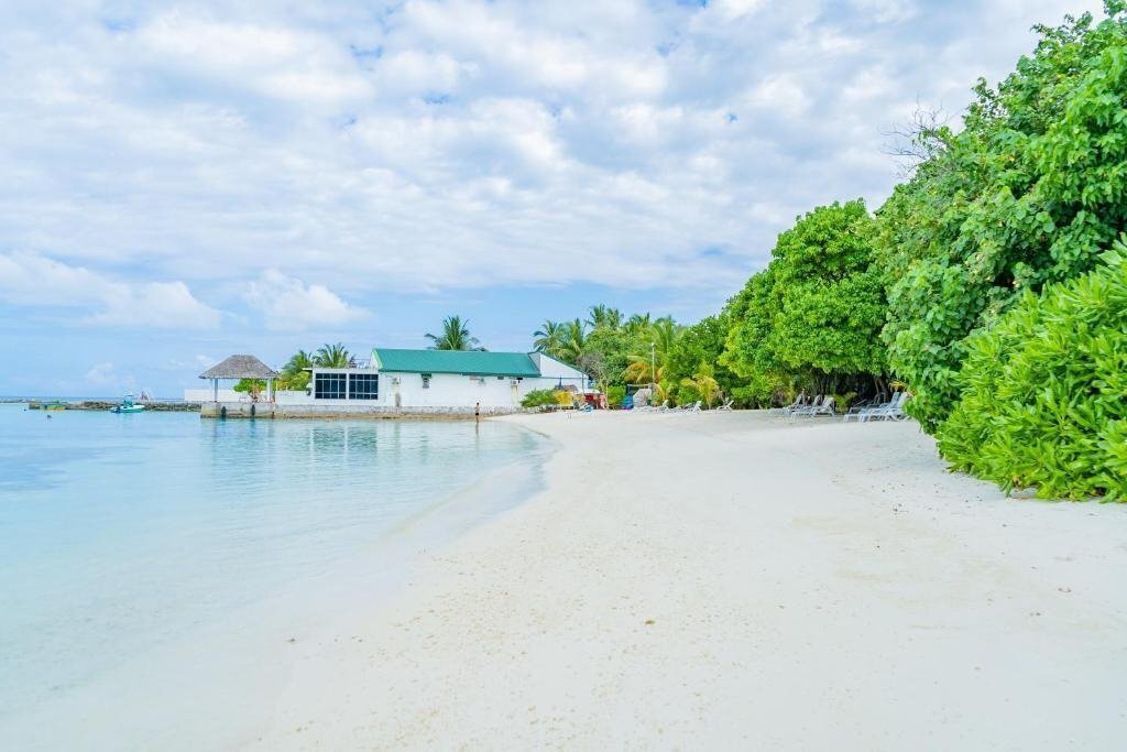 Отель Casa Paguro Bodufolhudhoo 3*