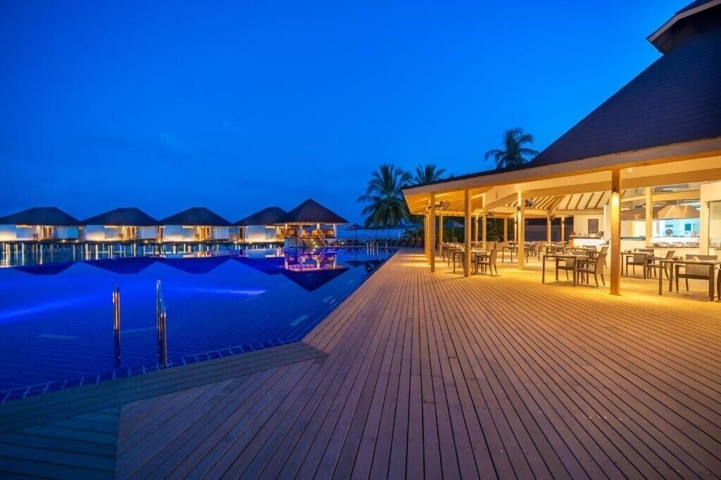 Изображение Ellaidhoo Maldives by Cinnamon (ex. Chaaya Reef Ellaidhoo) 4*