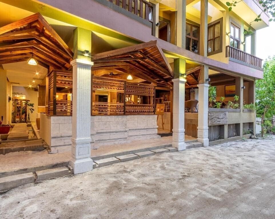West Sands Ukulhas Maldives Guest House 3* қонақ үйі