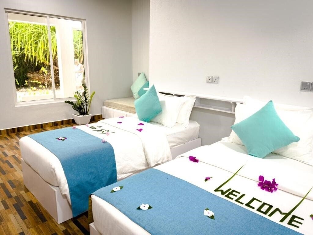Изображение Island Luxury Dive Hotel Fulhadhoo 3*