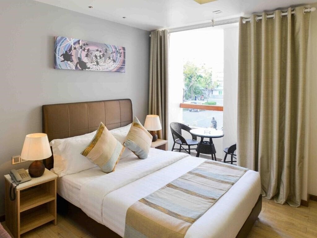 Coconut Tree Hulhuvilla Beach 4* қонақ үйі