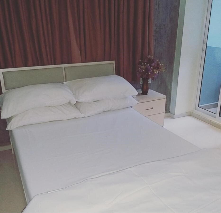 Отель Ainthge 2*