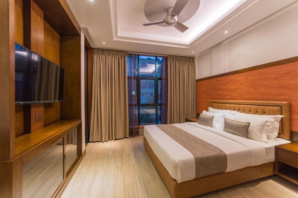Отель Samann Host 4*