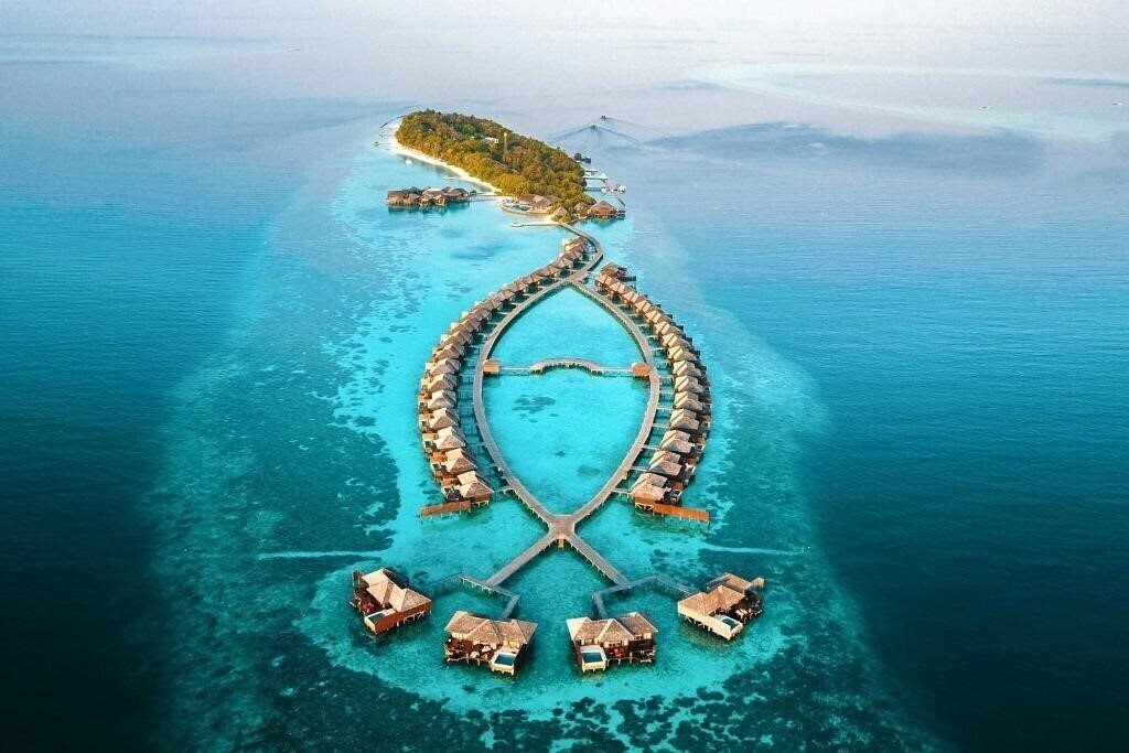 Отель Lily Beach Island Resort 4*