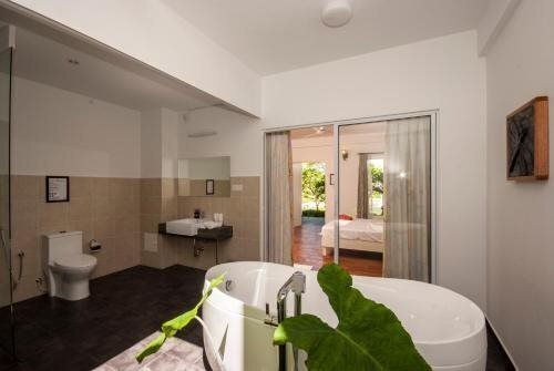 Изображение Evexia Beach Collection Laamu Guest House 1*