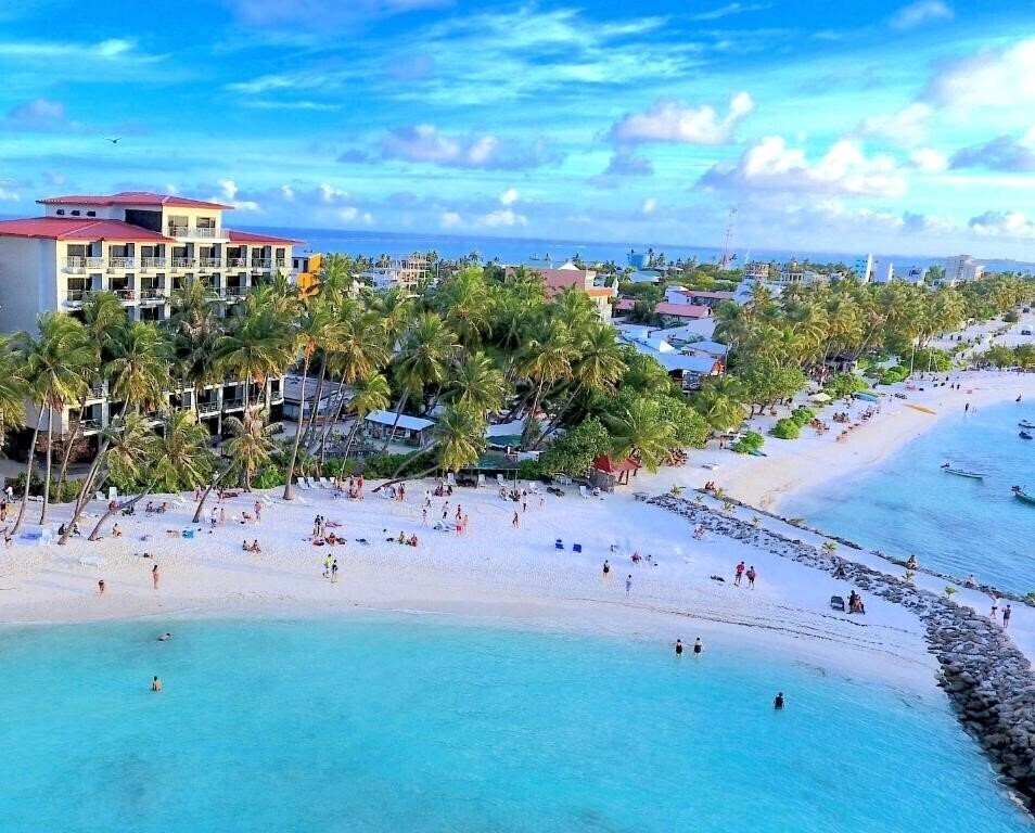 Отель Kaani Grand Seaview 4*