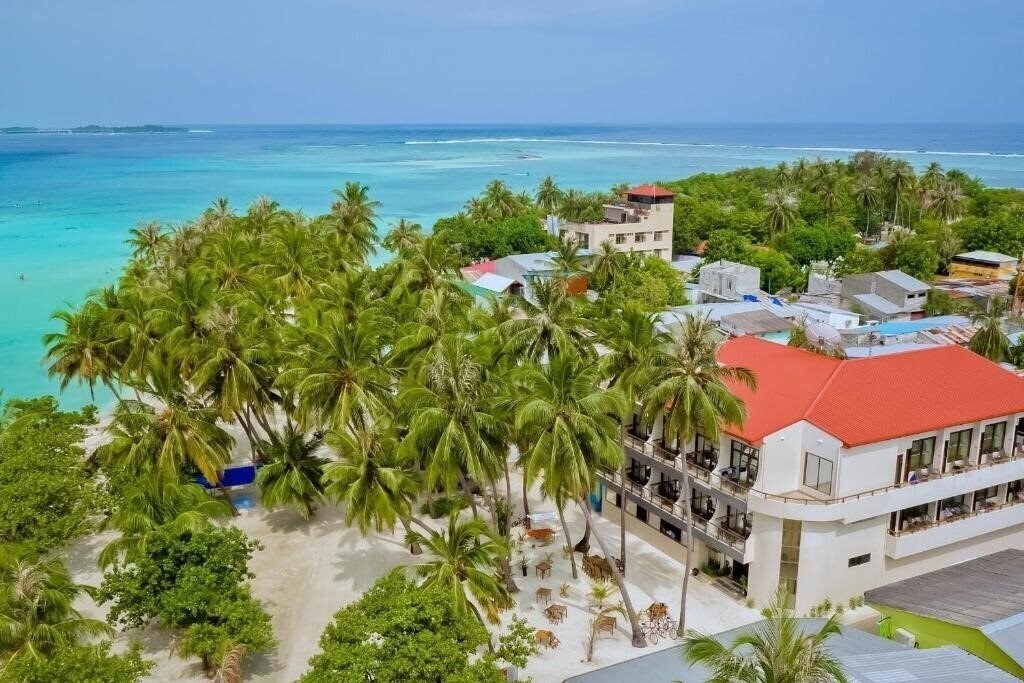 Отель Kaani Palm Beach Guest House 1*