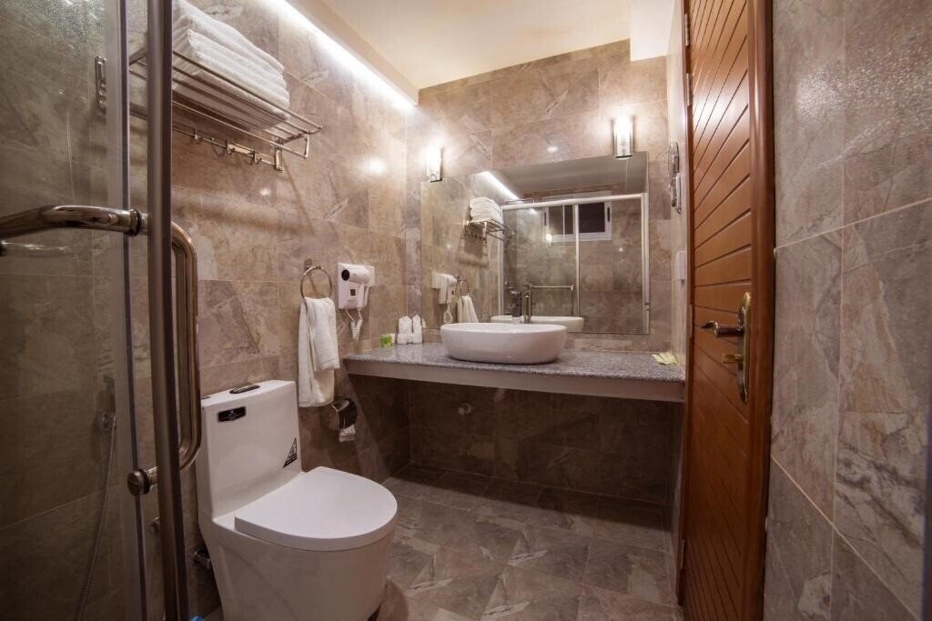 Kuredhi Beach Inn 3* суреті