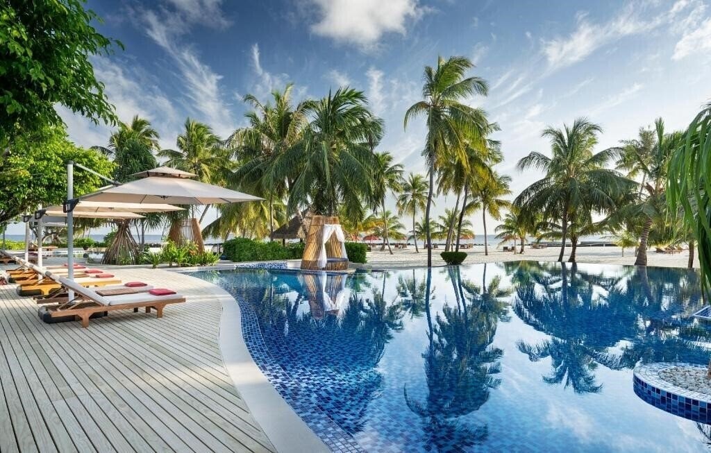 Картинка Dhigali Maldives 5*