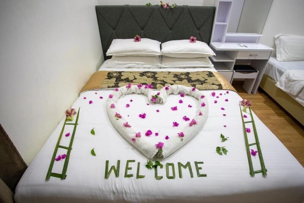 Отель Ihaven Thulusdhoo Guest House 3*
