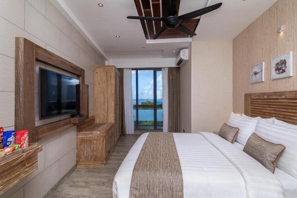 Фото Hotel Samann Grand 4*