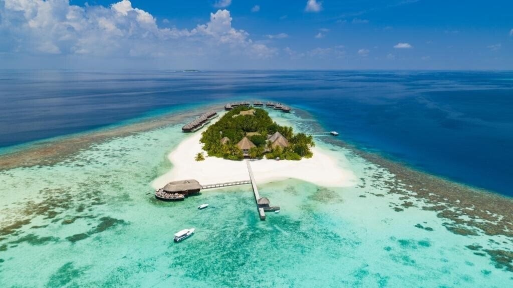 V Villas Maldives at Mirihi MGallery Collection (ex. Mirihi Island Resort) 5* қонақ үйі