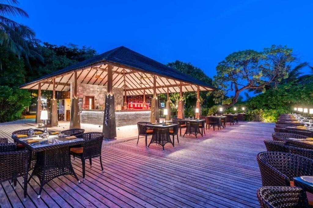 Изображение Adaaran Meedhupparu Water Villas 5*