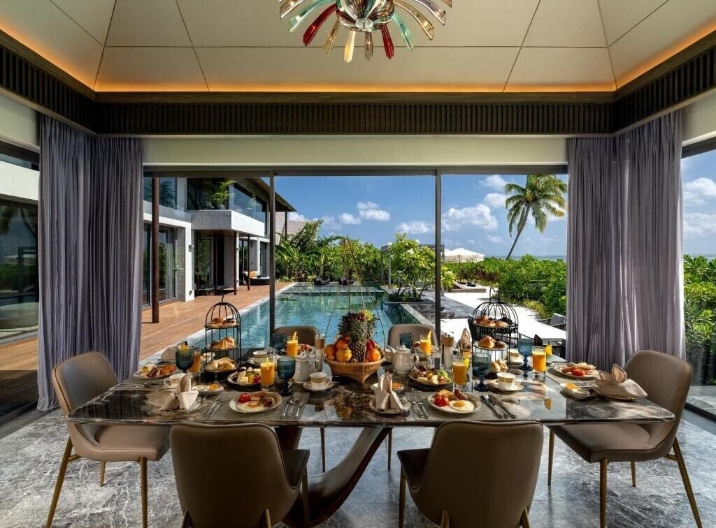 Картинка Madifushi Private Island 5*