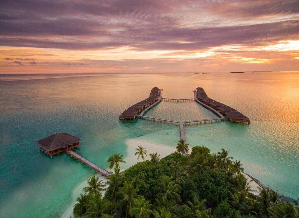 Картинка Medhufushi Island Resort 4*