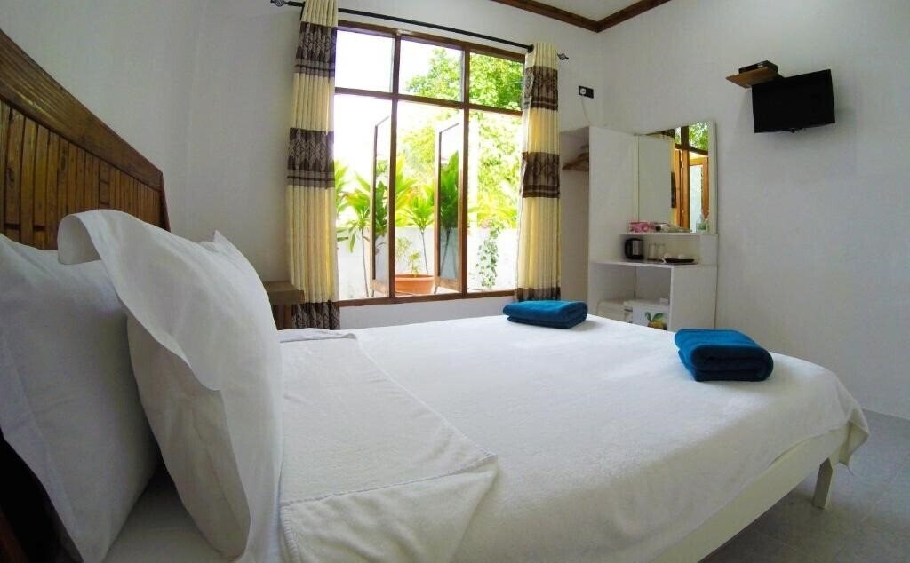 Отель Ithaa Beach Maldives 3*