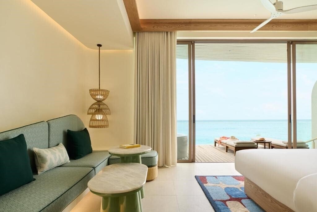 Отель Centara Grand Lagoon Maldives 5*