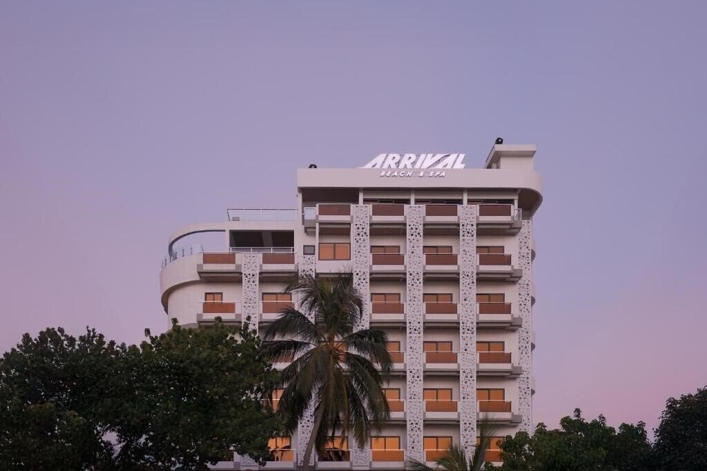 Отель Arrival Beach & SPA, Gulhi 4*