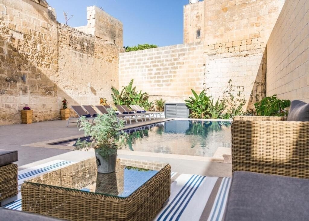 De Rohan 4* суреті