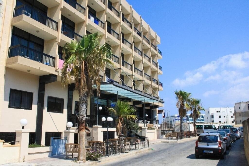 Canifor Hotel 4* қонақ үйі