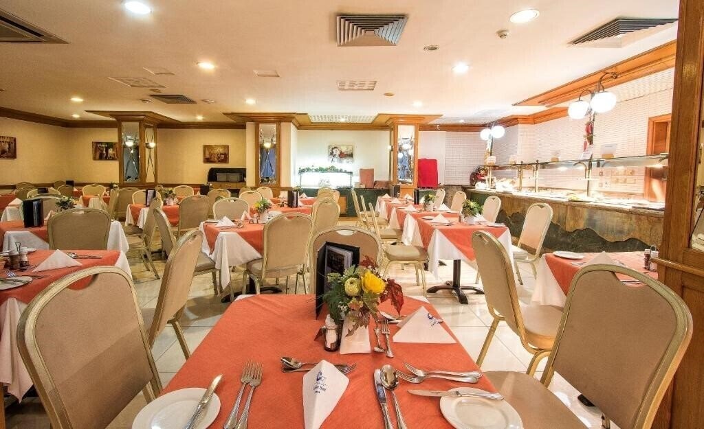 Canifor Hotel 4* суреті