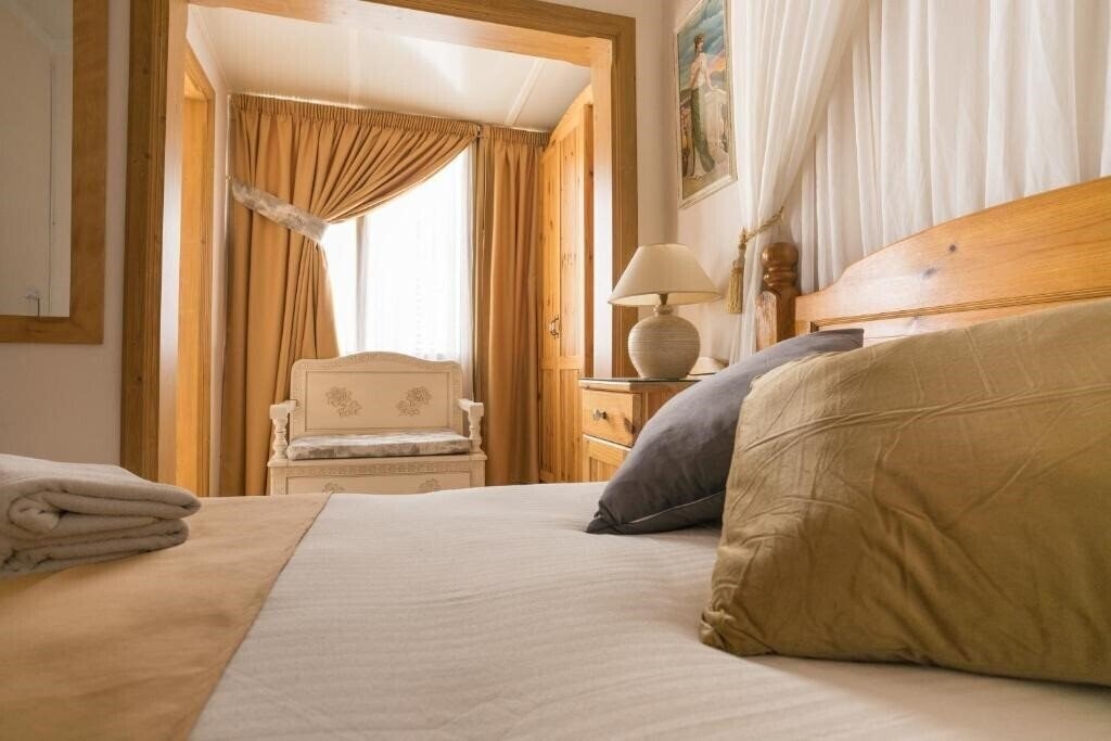 Отель Lantern Guest House 2*