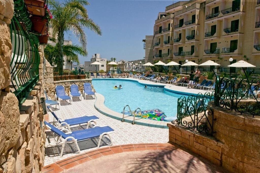 Отель Porto Azzurro 3*