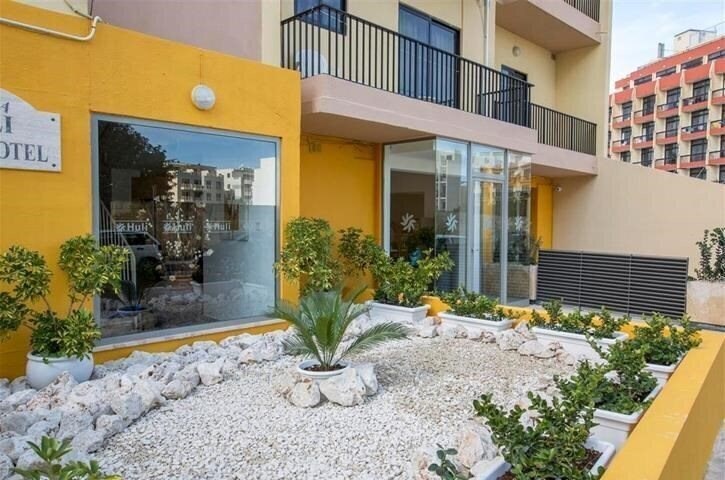 Фото Huli Hotel & Apartments 2*