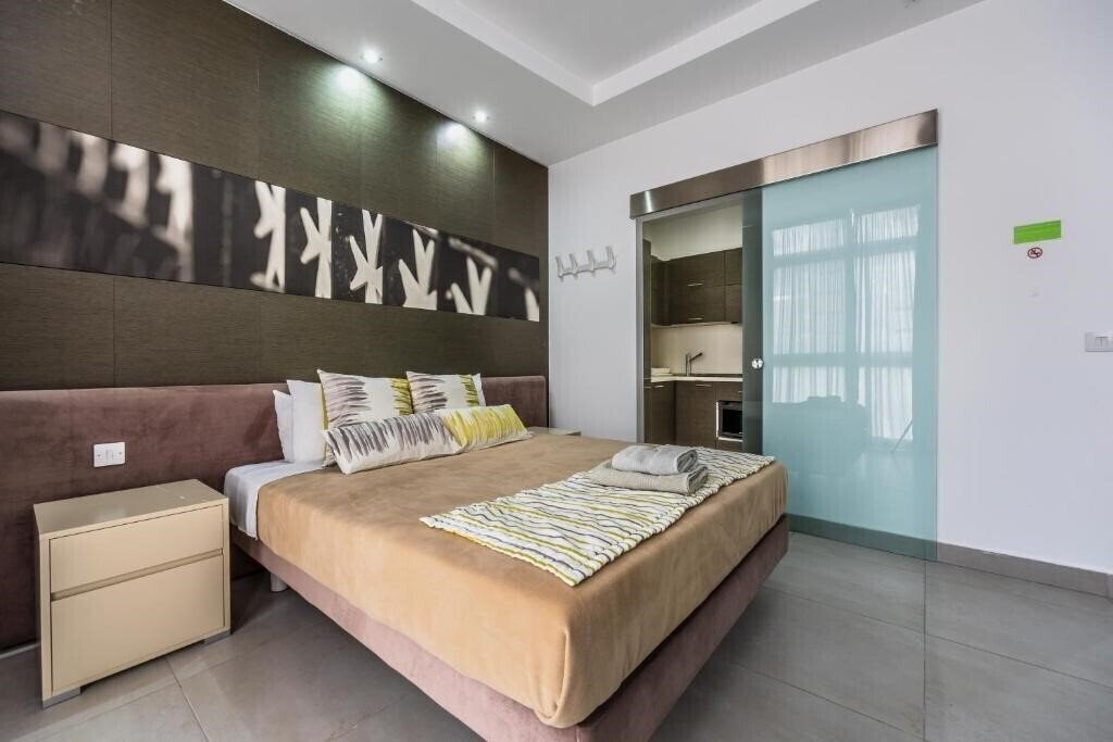 Фото Jules Suites 1*