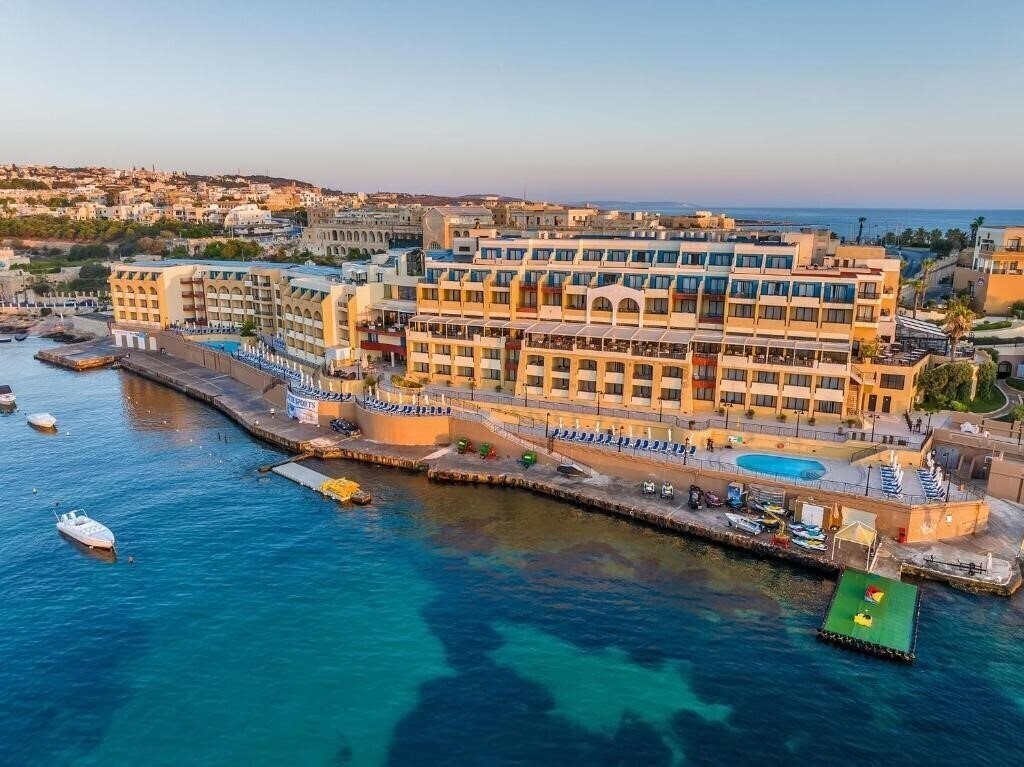 Marina Hotel At The Corinthia Beach Resort 4* қонақ үйі