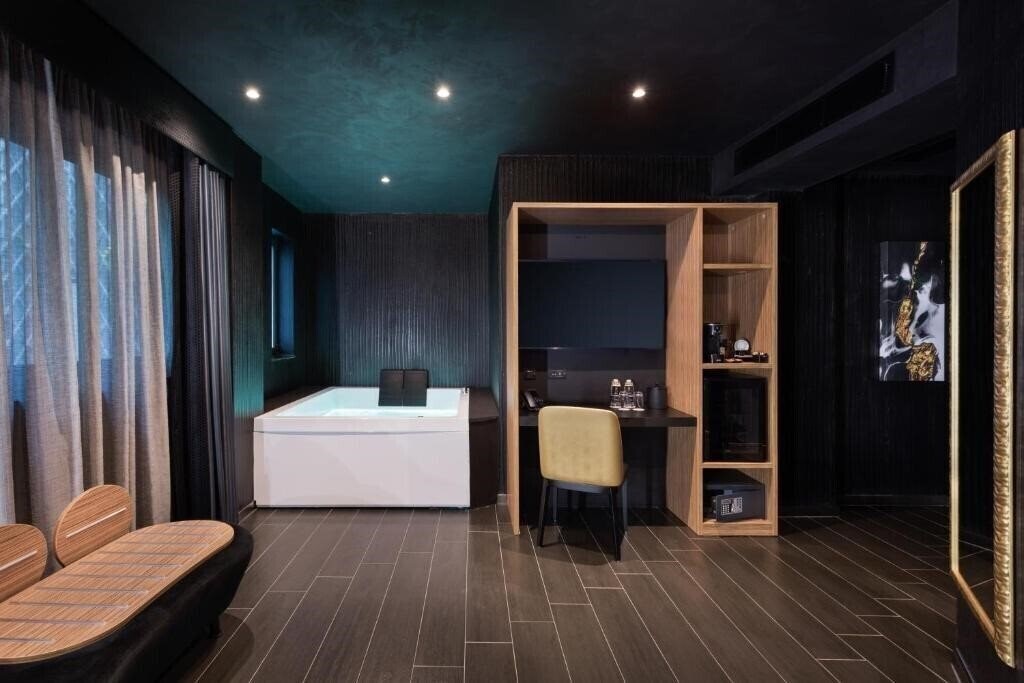 Картинка H Hotel 4*