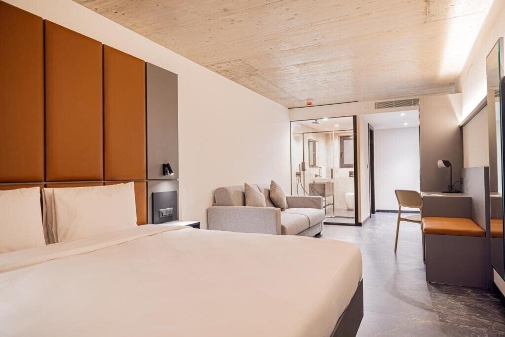 Фото The Londoner 3*