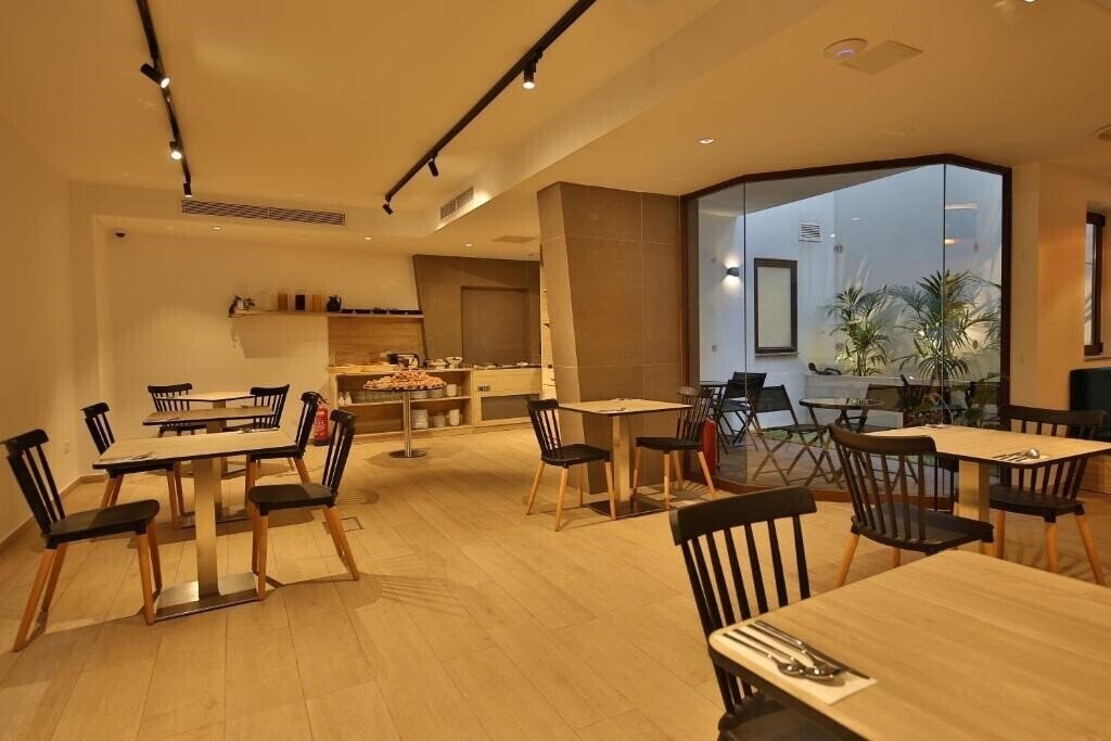 Ivy - Adults Only 3* фотосуреті