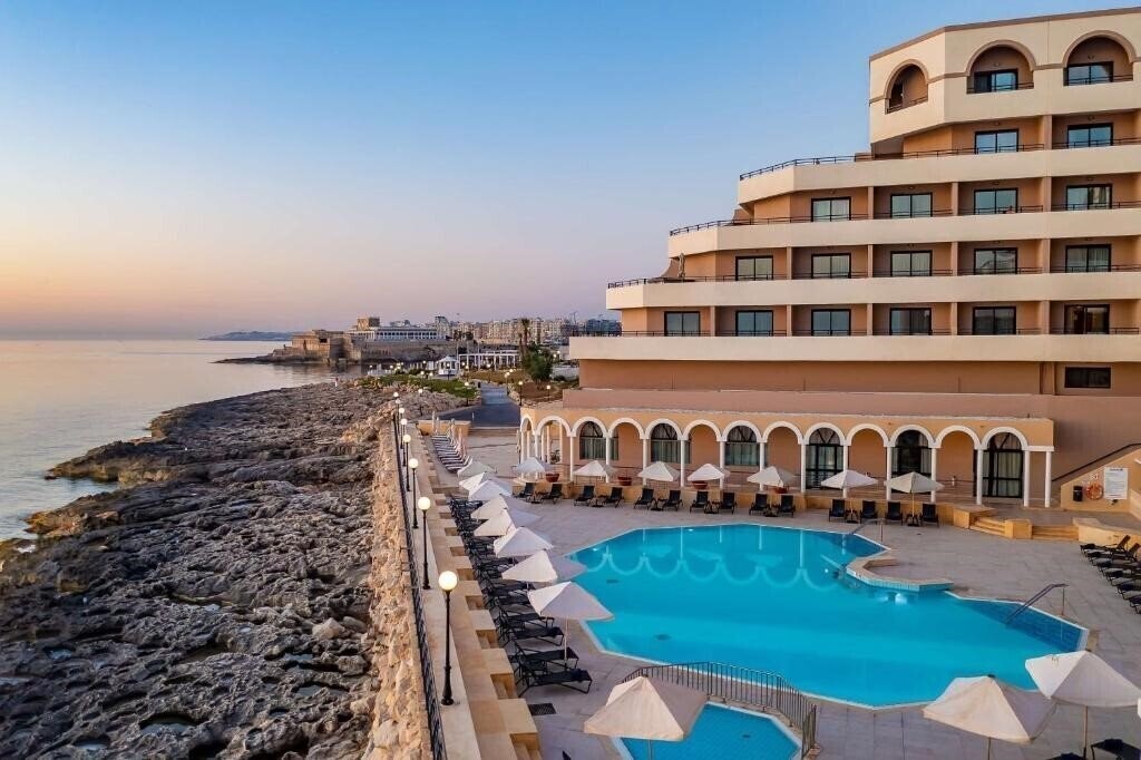 Radisson Blu Resort St Julian's 5* суреті