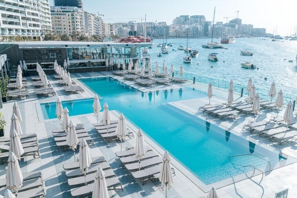 Отель St Sliema Hotel 3*