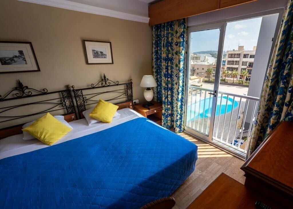 Фото Topaz Hotel 3*