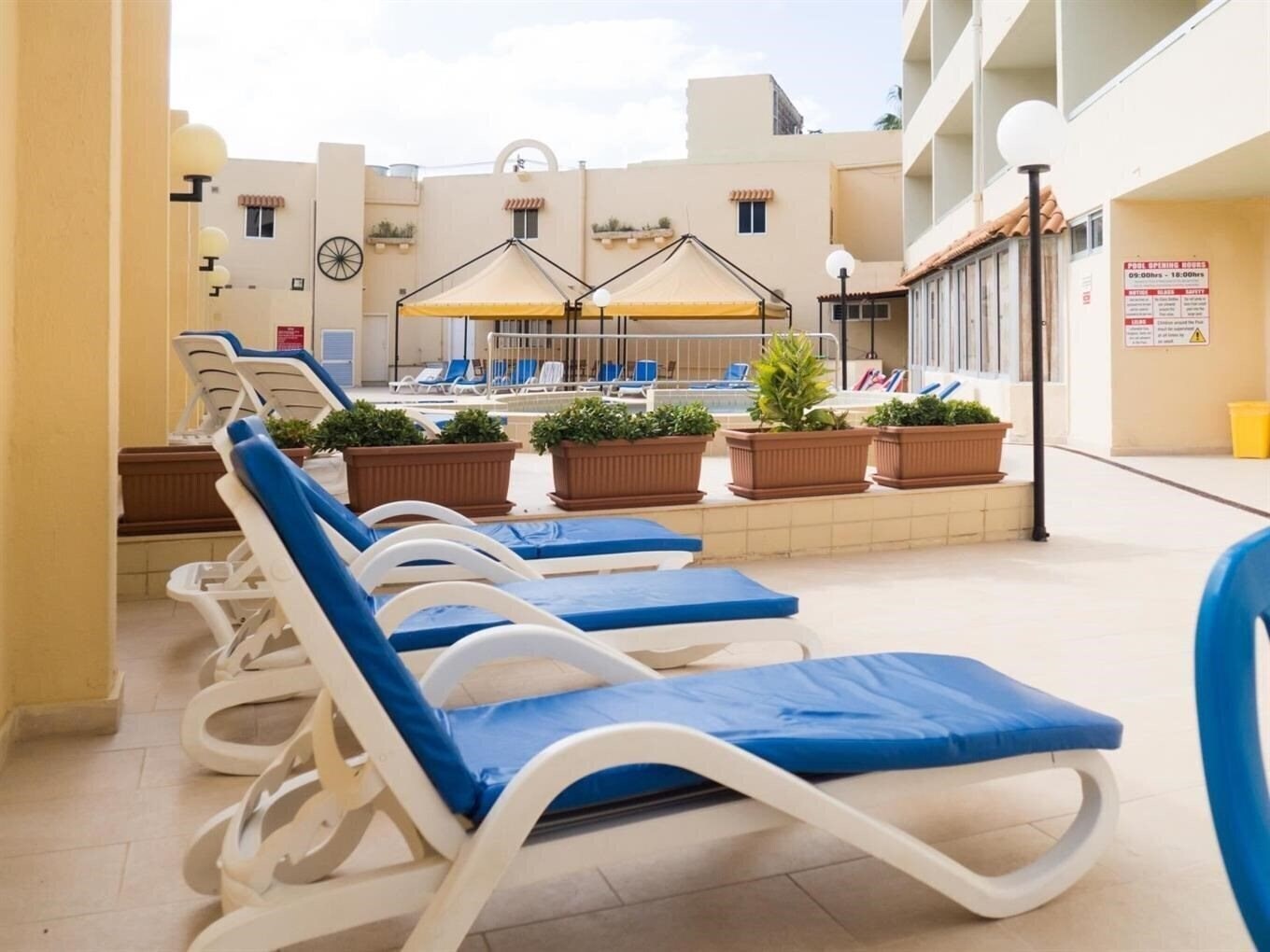 Mavina Aparthotel 3* суреті