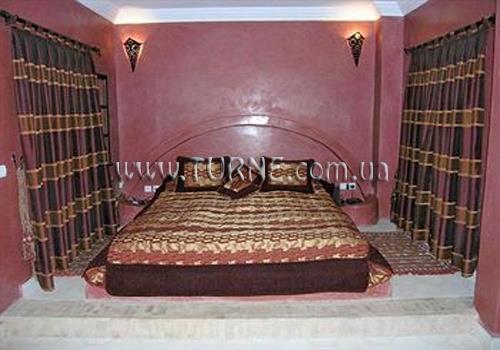 Картинка L Atlas 4*