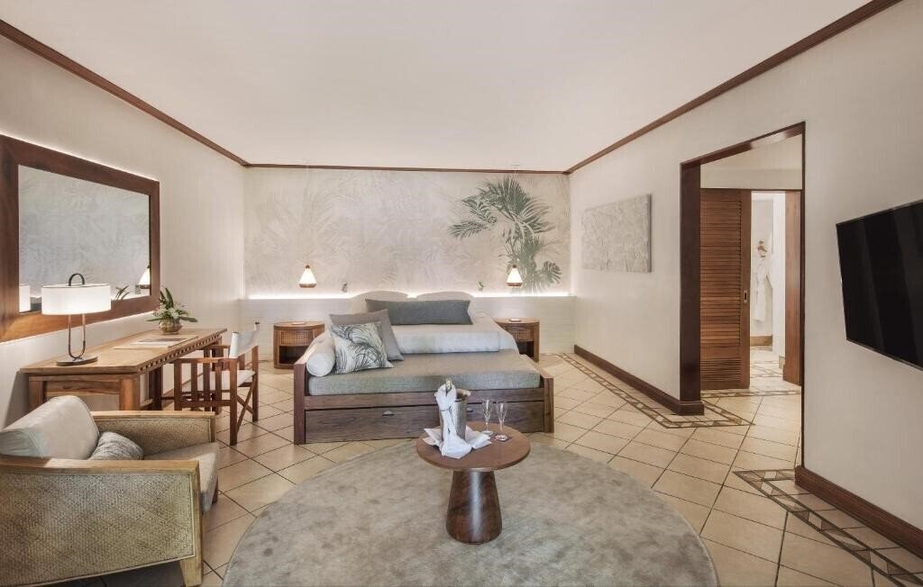 Paradis Beachcomber Golf Resort & Spa 5* суреті