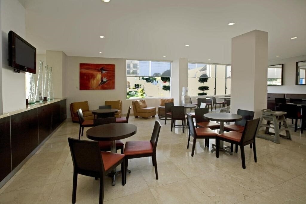 Фото One Aguascalientes San Marcos 3*