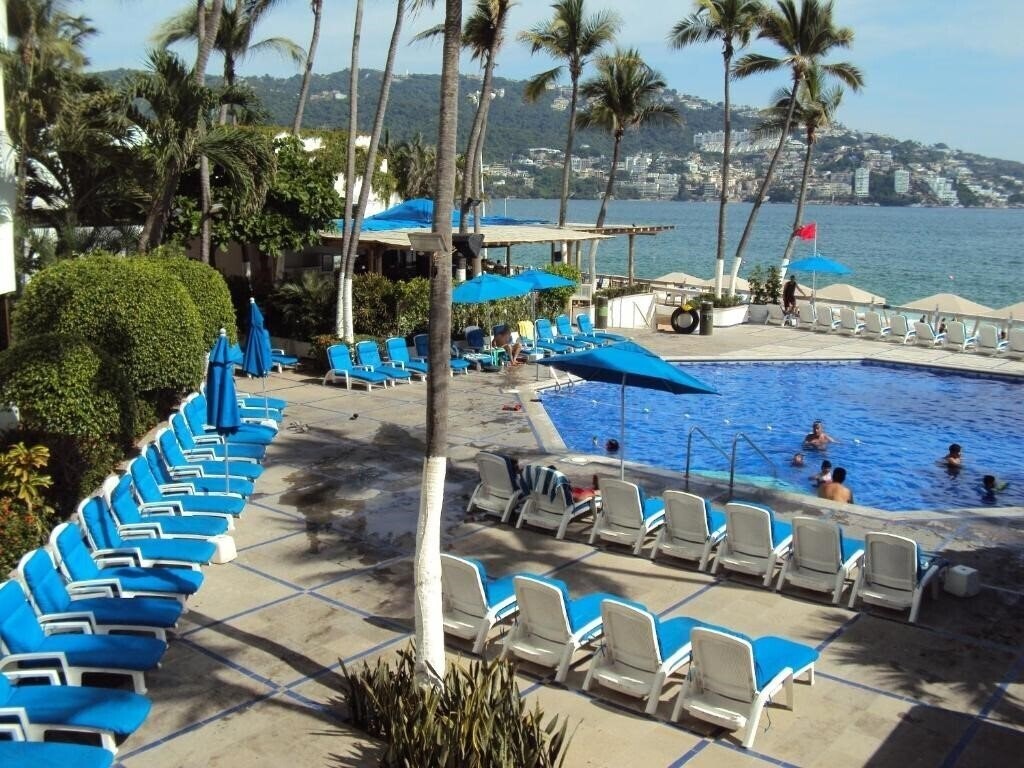 Acapulco Malibu 4* фотосуреті
