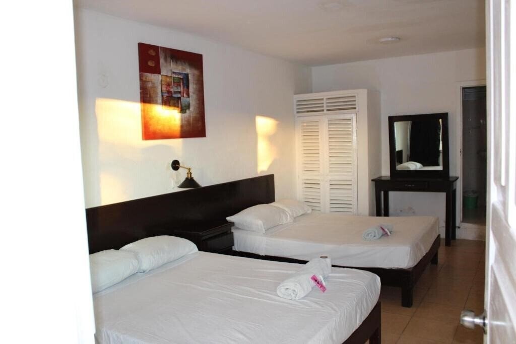 OYO Hotel Colibri (ex. Hotel Platas) 3* суреті