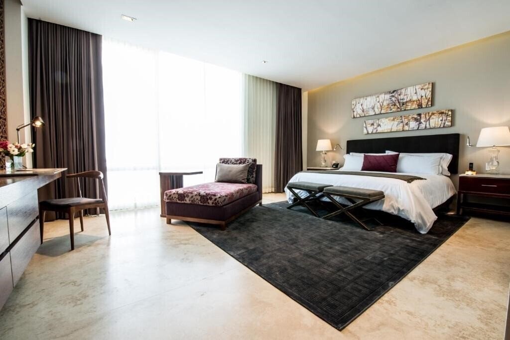 Square Small Luxury Hotel 4* суреті