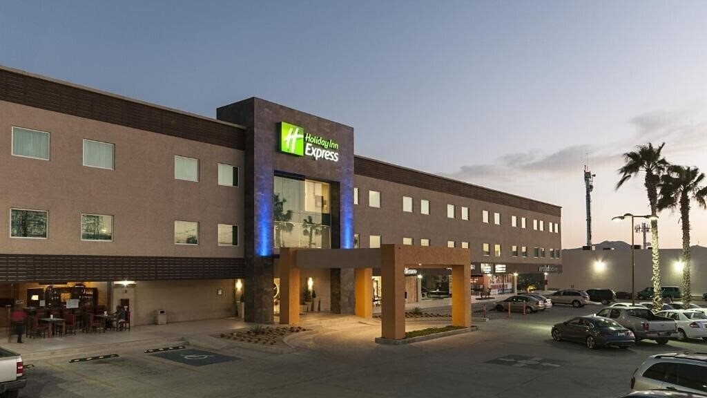 Картинка Holiday Inn Express Cabo San Lucas 5*
