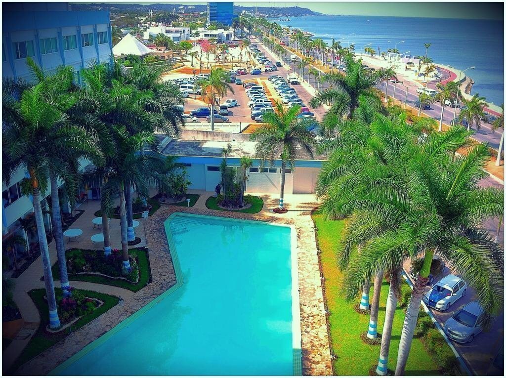 Отель Baluartes 4*