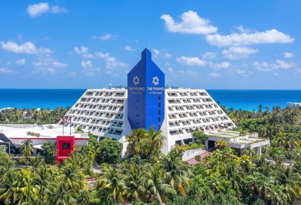 The Pyramid Grand Oasis Cancun 5* қонақ үйі