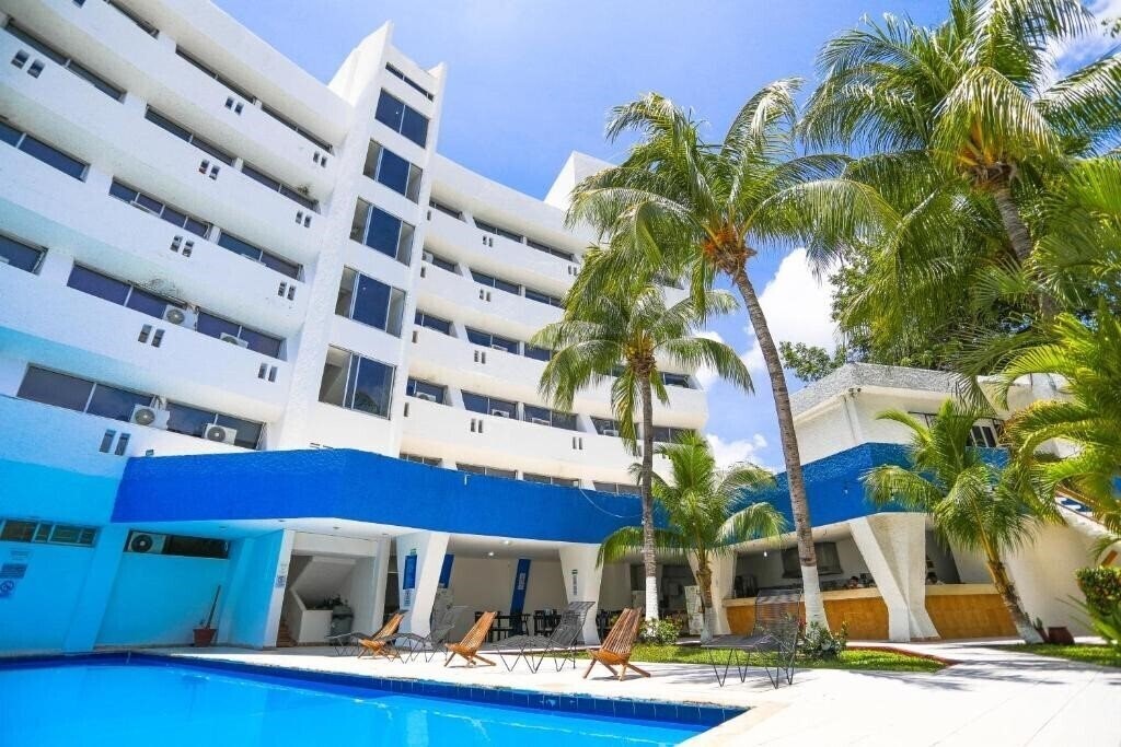 Отель Caribe Internacional Cancun 2*