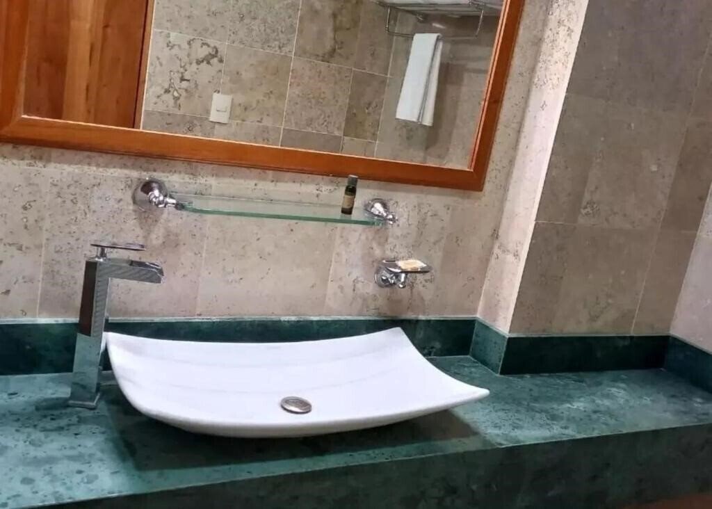 Cancun International Suites 3* фотосуреті