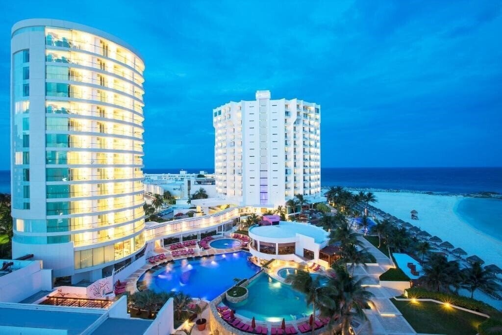 Altitude By Krystal Grand Punta Cancun (ex. Krystal Altitude Cancun ) 5* қонақ үйі