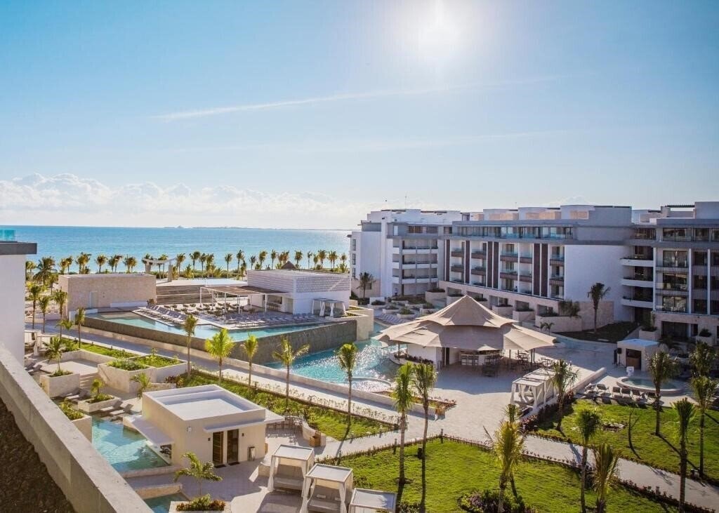 Отель Majestic Elegance Playa Mujeres 5*